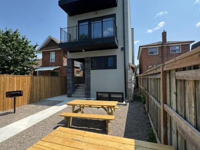 apartment at UNIT 3 50 CASTLETON AVENUE, Toronto, Ontario, M6N3Z5