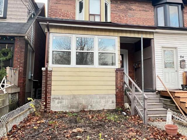 apartment at UNIT 3 82 CURZON STREET, Toronto, Ontario, M4M3B4
