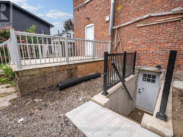 apartment at UNIT#B 108 LINDSAY STREET S, Kawartha Lakes, Ontario, K9V2M6