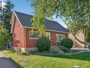 Kitchener, Ontario - Garden, Equipped kitchen