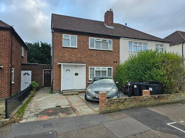 Apartment at Uplands Road, Greater London