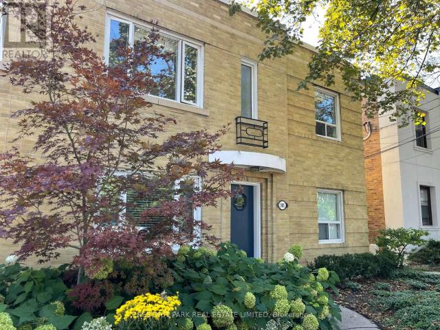 apartment at UPPER – 101 CHATSWORTH DRIVE