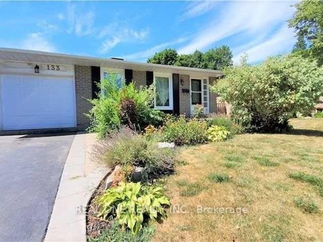 apartment at #UPPER 133 MCCRANEY STREET, Oakville, Ontario, L6H1H5