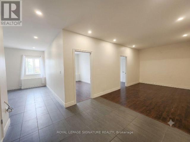 apartment at UPPER 1 15 BARRIE STREET, Bradford West Gwillimbury, Ontario, L3S0J1
