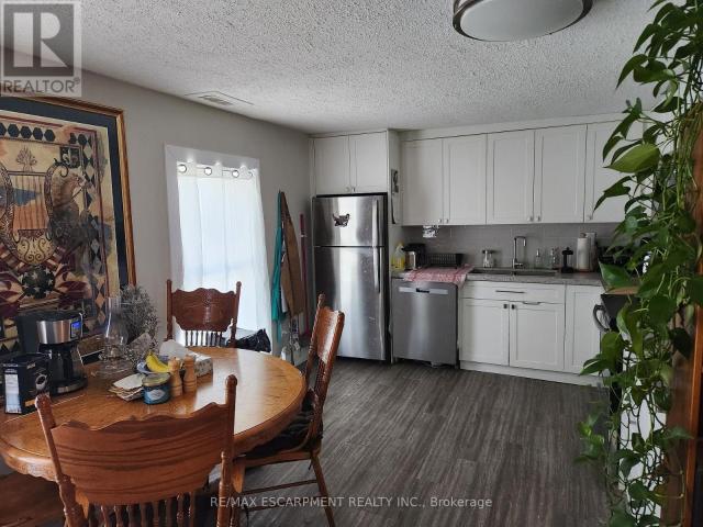 apartment at UPPER 20 HETHERINGTON STREET, St. Catharines, Ontario, L2R2G5