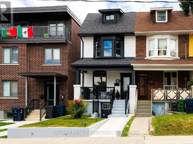 apartment at UPPER 219 MCROBERTS AVENUE, Toronto, Ontario, M6E4P3