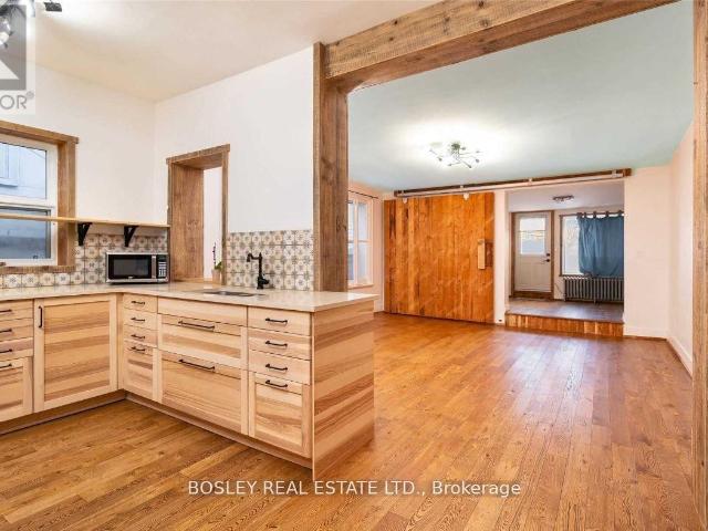 apartment at UPPER – 2994 DUNDAS STREET W