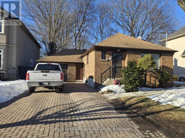 apartment at UPPER 36 NORANDA DRIVE, Toronto, Ontario, M6M2X9