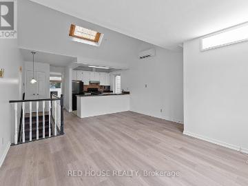 Apartment to rent in Greater Vancouver - Office room