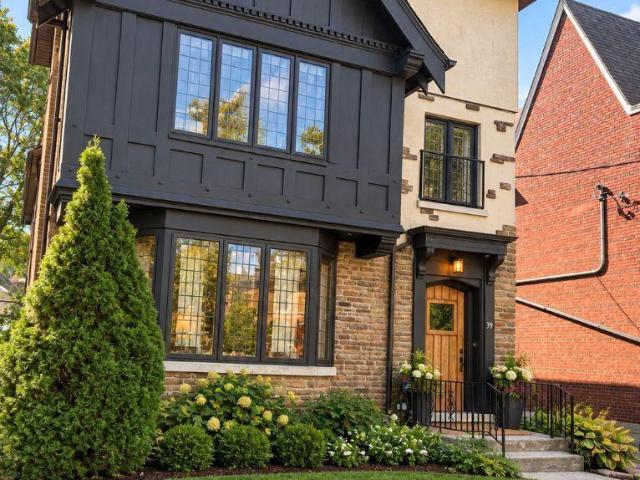 apartment at UPPER 39 WHITEHALL ROAD, Toronto, Ontario, M4W2C5