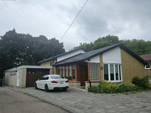apartment at UPPER 51 MONTERREY DRIVE, Toronto, Ontario, M9V1S9