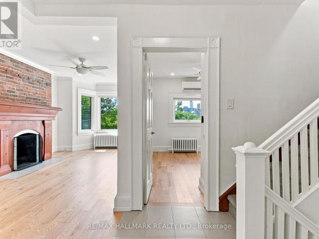 apartment at UPPER 553 BROADVIEW AVENUE, Toronto, Ontario, M4K2N7