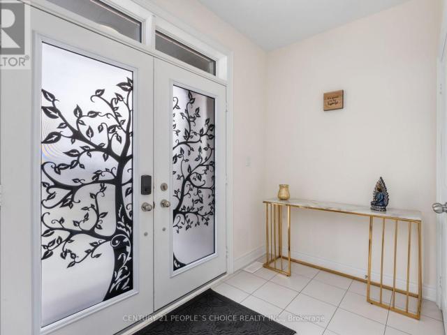 apartment at UPPER 64 COLDWELL BAY CIRCLE, Vaughan, Ontario, L4H5E9