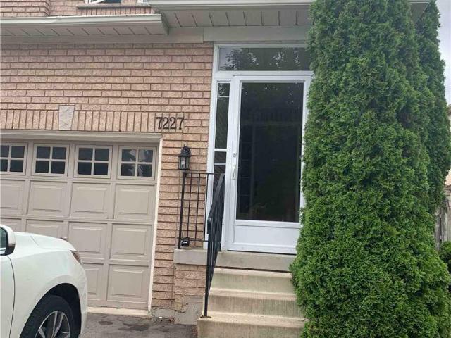 apartment at UPPER 7227 PARA PLACE, Mississauga, Ontario, L5W1K4