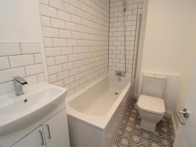 Apartment at Upper Arail Street, Six Bells