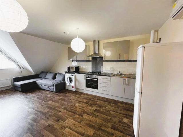 Apartment at Upper Sutton Lane, Greater London