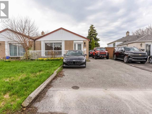 apartment at UPPER PORTION – 137 AVONDALE BOULEVARD