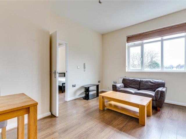 Apartment at Upper Tooting Road, Greater London