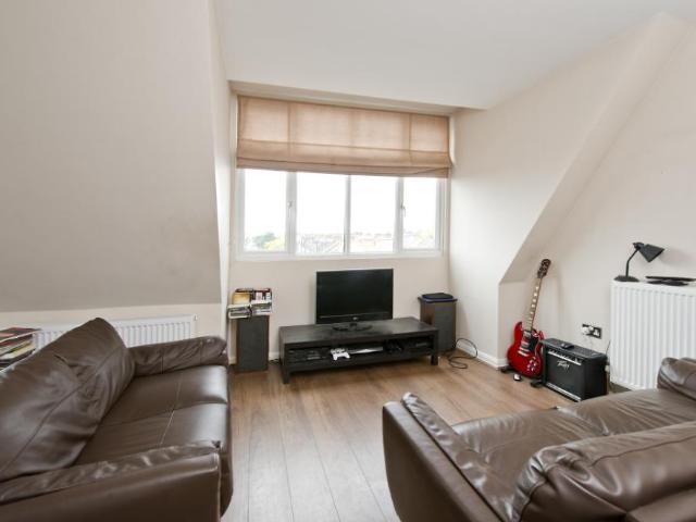 Apartment at Upper Tooting Road, Greater London