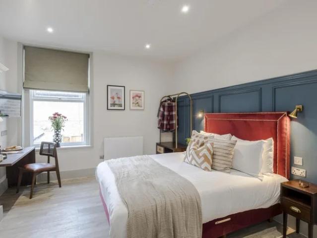 Apartment at Upper Tooting Road, Greater London