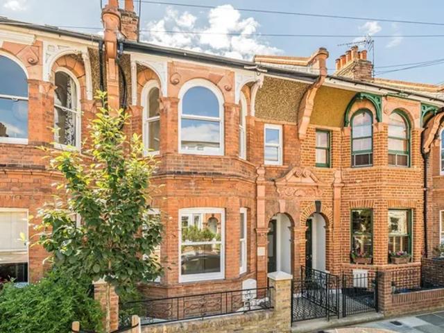 Apartment at Upper Teddington Road, Greater London
