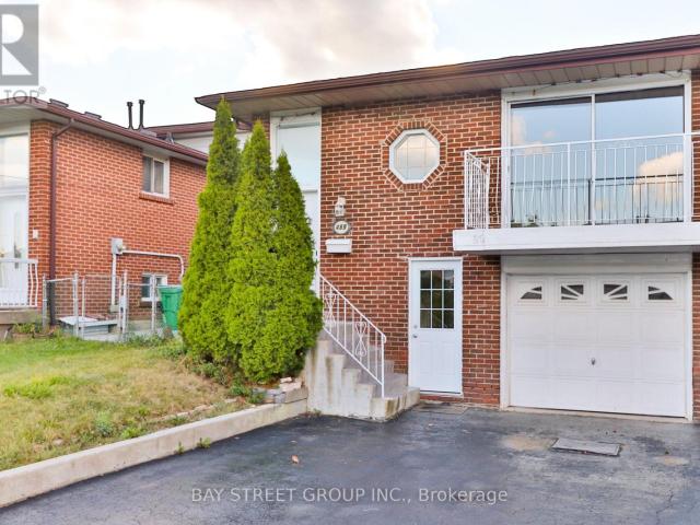 apartment at UPPER UNIT 489 FERGO AVENUE, Mississauga, Ontario, L5B2J2