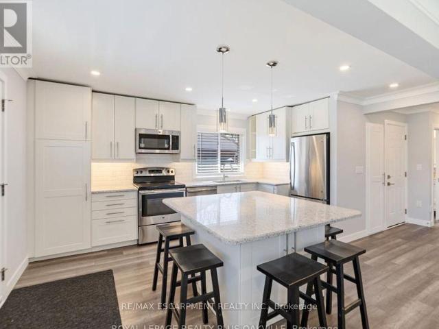 apartment at UPPER UNIT 1266 ROYAL DRIVE W, Burlington, Ontario, L7P2G4