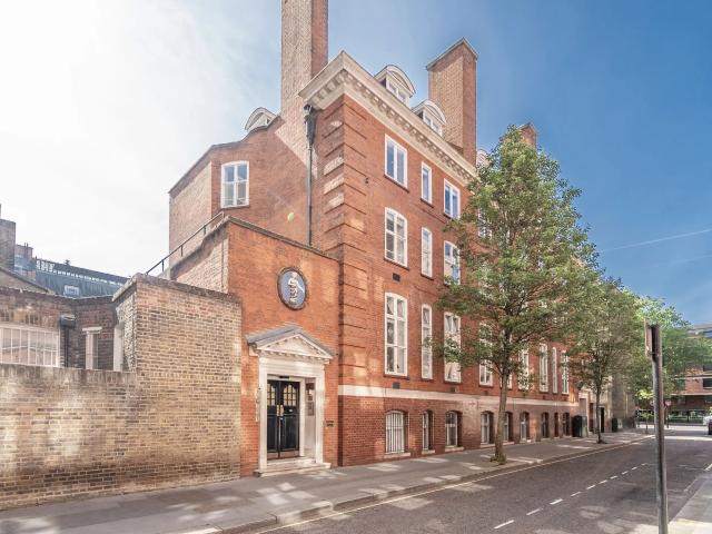 Apartment at Vauxhall Bridge Road, City of Westminster