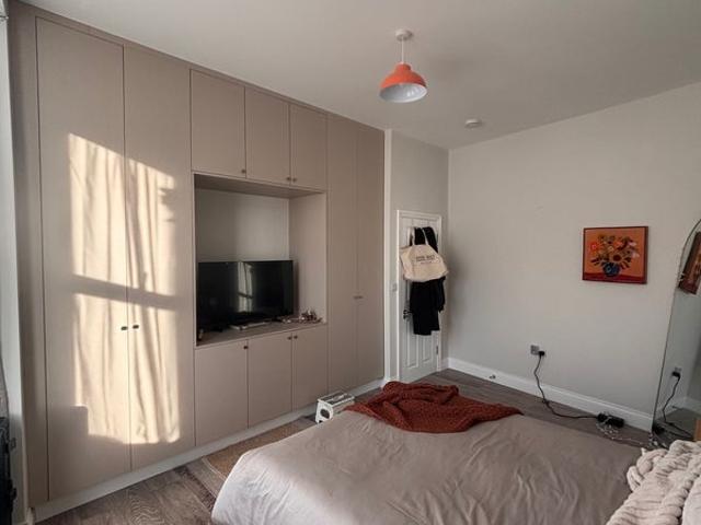 Apartment at Vale Road, Greater London