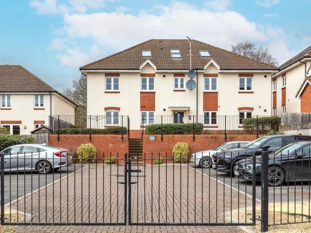 Apartment at Valerian Close, Bristol