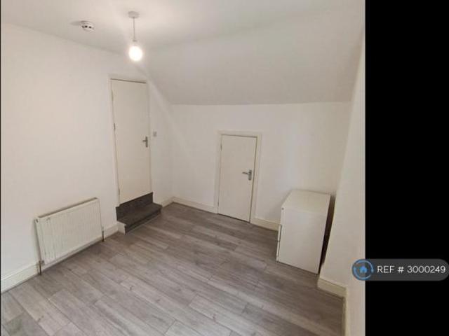 Apartment at Valley Road, Greater London