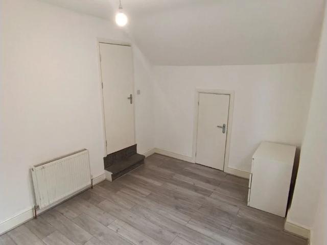 Apartment at Valley Road, Greater London