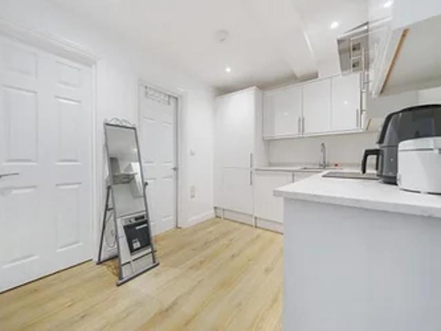 Apartment at Vernon Avenue, Greater London