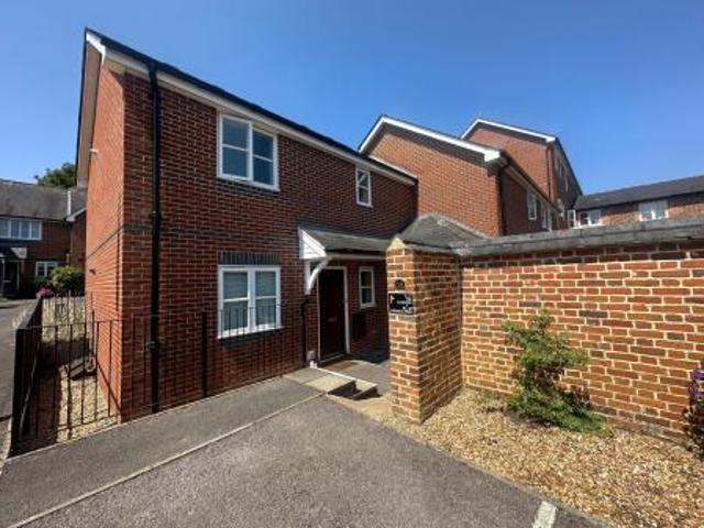 Apartment at Vestry Close, Test Valley