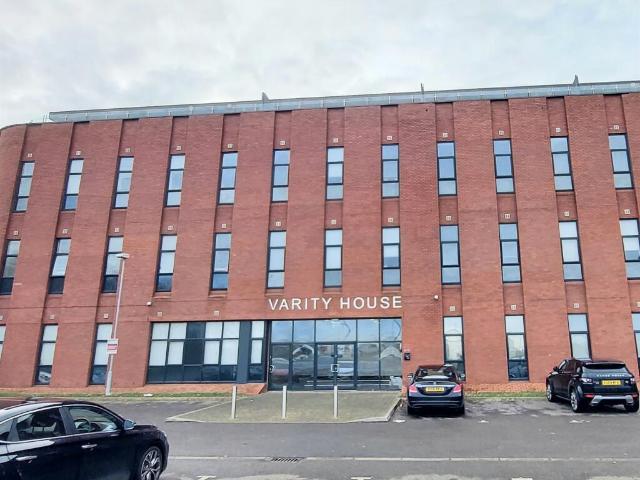 Apartment at Vicarage Farm Road, Peterborough