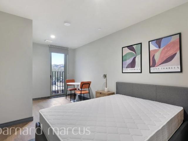 Apartment at Victoria Road, Greater London