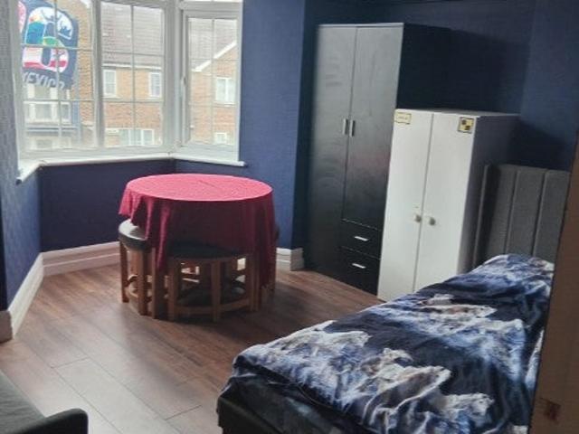 Apartment at Victoria Road, Greater London