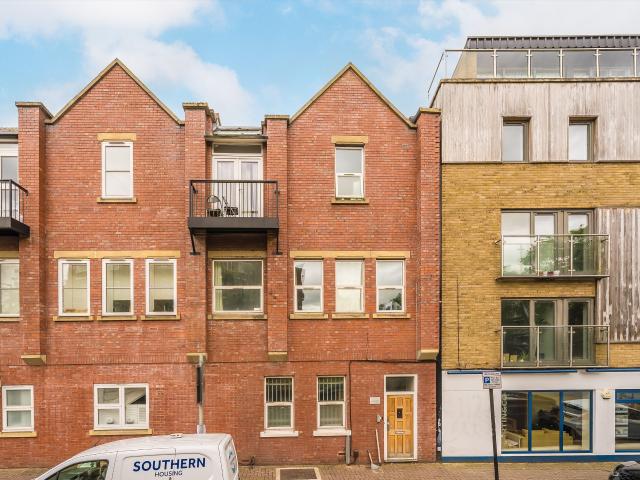 Apartment at Yukon Road, Greater London