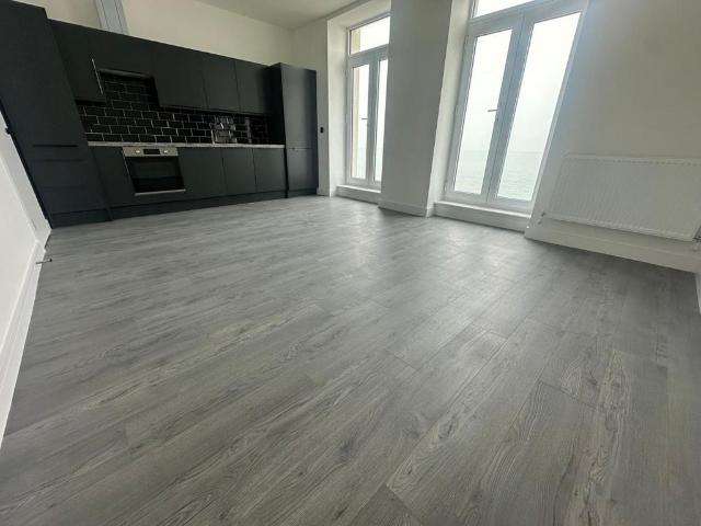Apartment, Gold Heights, Sandgate. 2 bed apartment to rent £1,200 pcm £277 pw