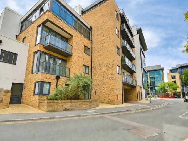 apartment GARTLET ROAD