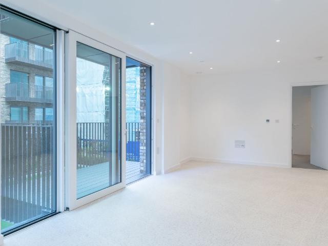 Apartment, Georgette Apartments, Cendal Crescent, London E1, 1 bed flat to rent, £2,730 pcm | PrimeLocation
