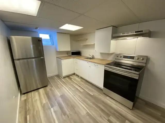 Apartment Edmonton AB 104876634