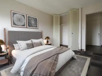 Garneau, Edmonton, Alberta - Balcony, Lift