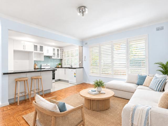 Apartment For Lease 2/210 Oberon Street, Coogee