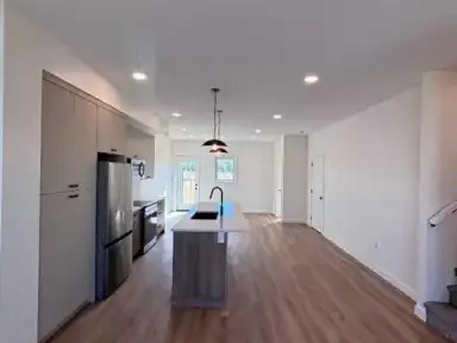 Apartment For Rent Coaldale AB 2400 ES105543603