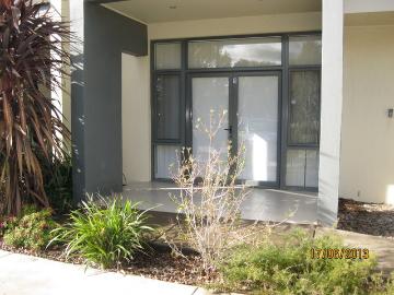 Gungahlin, Yass Valley, Victoria - Equipped kitchen