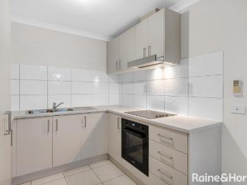 Bonner, Yass Valley, Victoria - Equipped kitchen