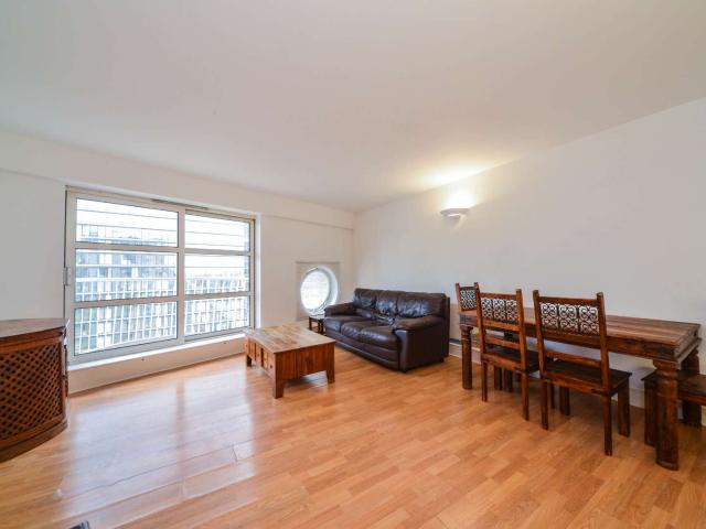 apartment for rent at Cascades Tower, Canary Wharf, London