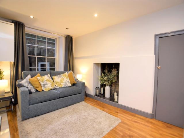 apartment for rent at Albion Terrace, Bath, BA1, UK