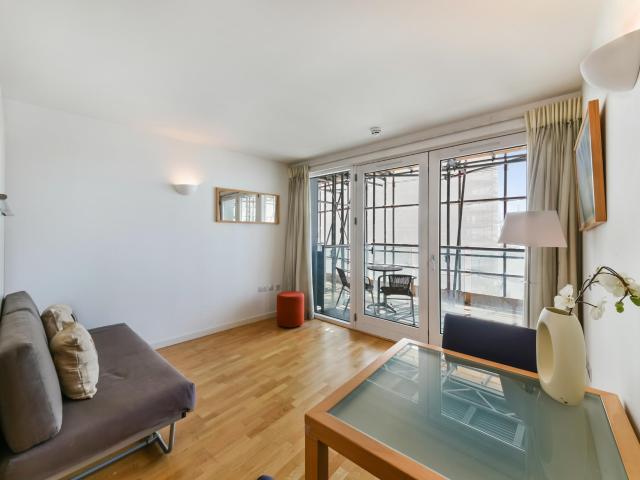 apartment for rent at apartment New Providence Wharf, Fairmont Avenue, London, E14